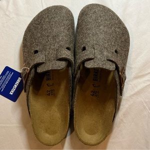 Birkenstock Boston Wool Felt Clog in the color “Cacao”